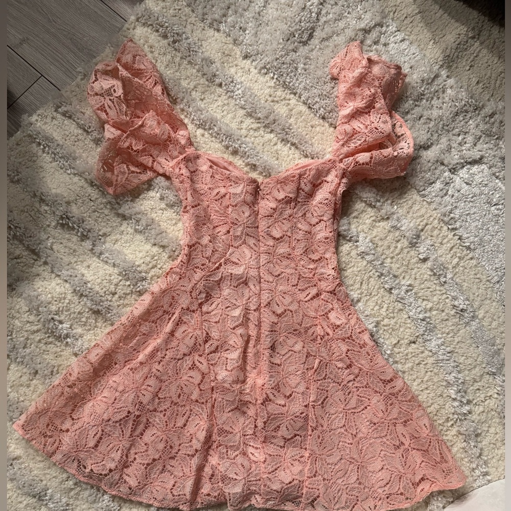 Blush Lace Sweetheart Mini Dress 🌸 - Picture 4 of 9